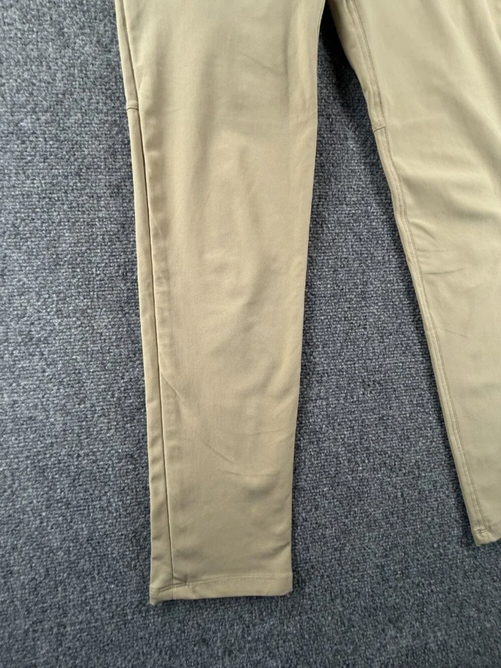 Lululemon Beige Stretch Pants Men Performance Size 28 Pockets Casual ACTL 29X30